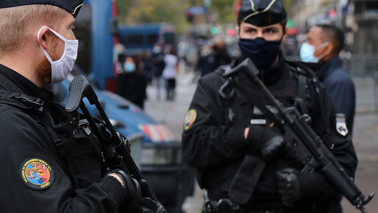 Policja w Nicei potwierdziła, że prowadzi w mieście operację (fot. A.Dogru/Anadolu/ Getty Images)