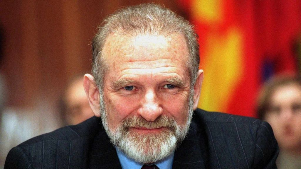 Bronisław Geremek był profesorem nauk humanistycznych, uczestnikiem obrad Okrągłego Stołu i Kawalerem Orderu Orła Białego. Fot. PAP/ EPA