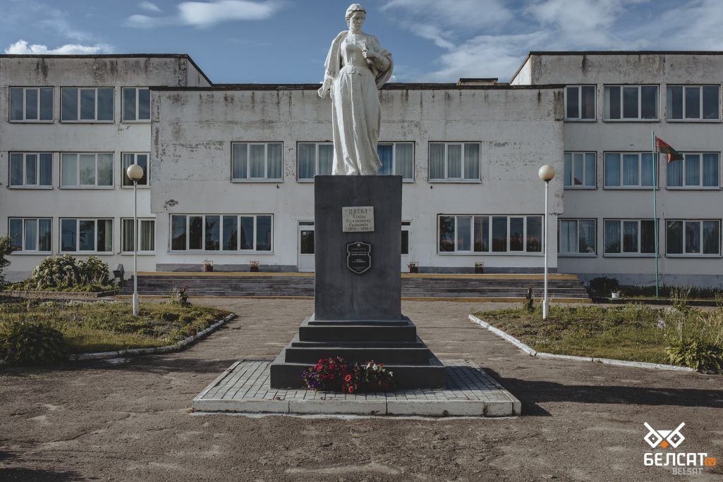 Помнік Алаізе Пашкевіч у паселішчы Астрына, Гарадзенская вобласць. (Фота: Белсат)
