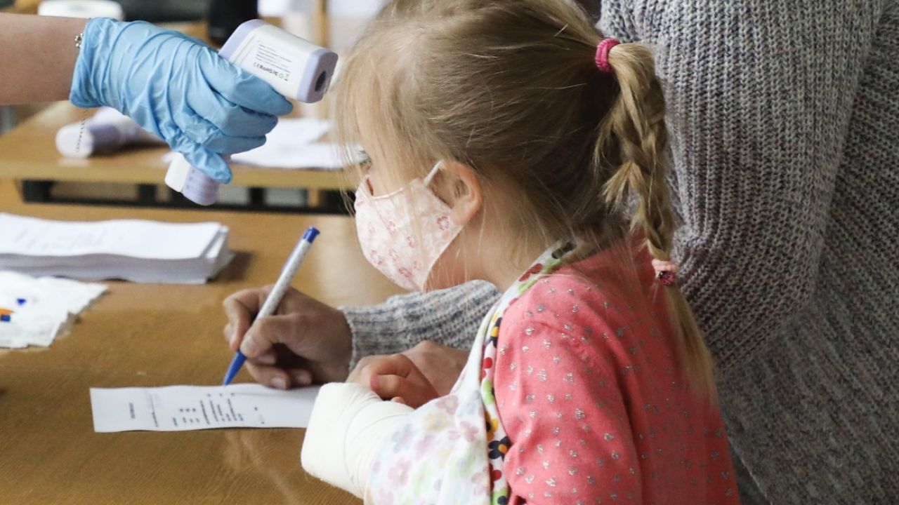 Przedszkole, w którym przebywało w dwóch grupach po ok. 12 – 13 dzieci oraz 10 pracowników, od piątku jest zamknięte z powodu przypadku koronawirusa (fot. Beata Zawrzel/NurPhoto via Getty Images, zdjęcie ilustracyjne) Przedszkole, w którym przebywało w dwóch grupach po ok. 12 – 13 dzieci oraz 10 pracowników, od piątku jest zamknięte z powodu przypadku koronawirusa (fot. Beata Zawrzel/NurPhoto via Getty Images, zdjęcie ilustracyjne)