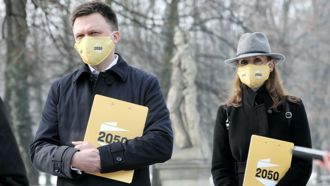 Lider Ruchu Polska 2050 Szymon Hołownia i posłanka Joanna Mucha w Warszawie(fot. PAP/Wojciech Olkuśnik) Lider Ruchu Polska 2050 Szymon Hołownia i posłanka Joanna Mucha w Warszawie(fot. PAP/Wojciech Olkuśnik)