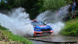 Mikołaj Marczyk podczas wyścigu na Podkarpaciu (fot. PAP)