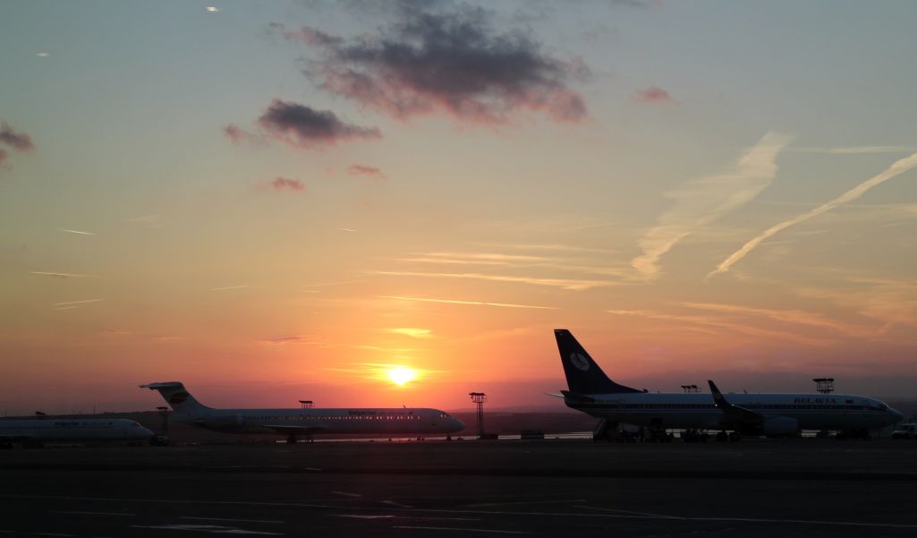 Самалёты «Bulgaria Air Charter» і «Белавія». Здымак мае ілюстрацыйны характар. Фота: Pxhere.com, CC0