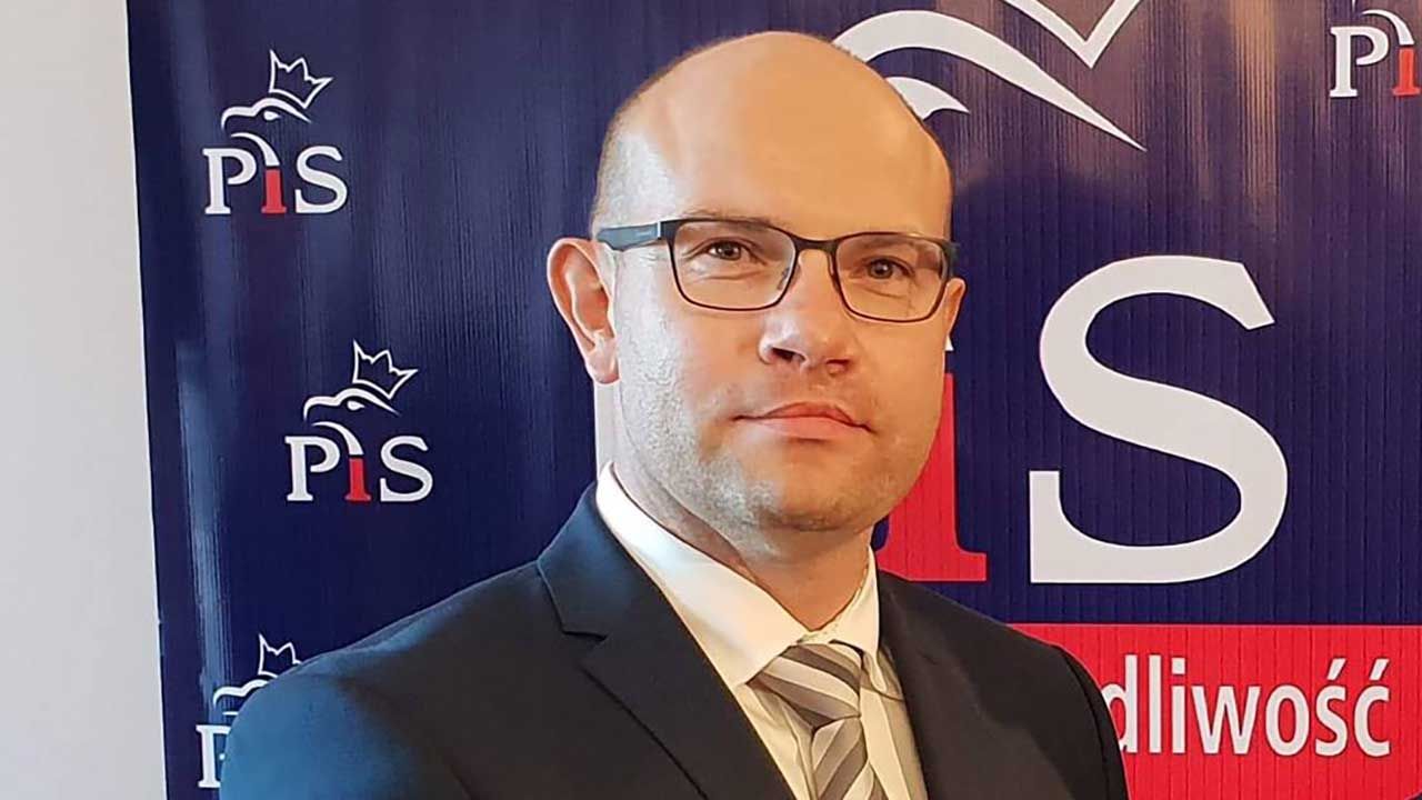 Nowy marszałek Podlasia zaprosił wszystkich radnych do współpracy nad rozwojem województwa (fot. FB/Artur Kosicki) Nowy marszałek Podlasia zaprosił wszystkich radnych do współpracy nad rozwojem województwa (fot. FB/Artur Kosicki)