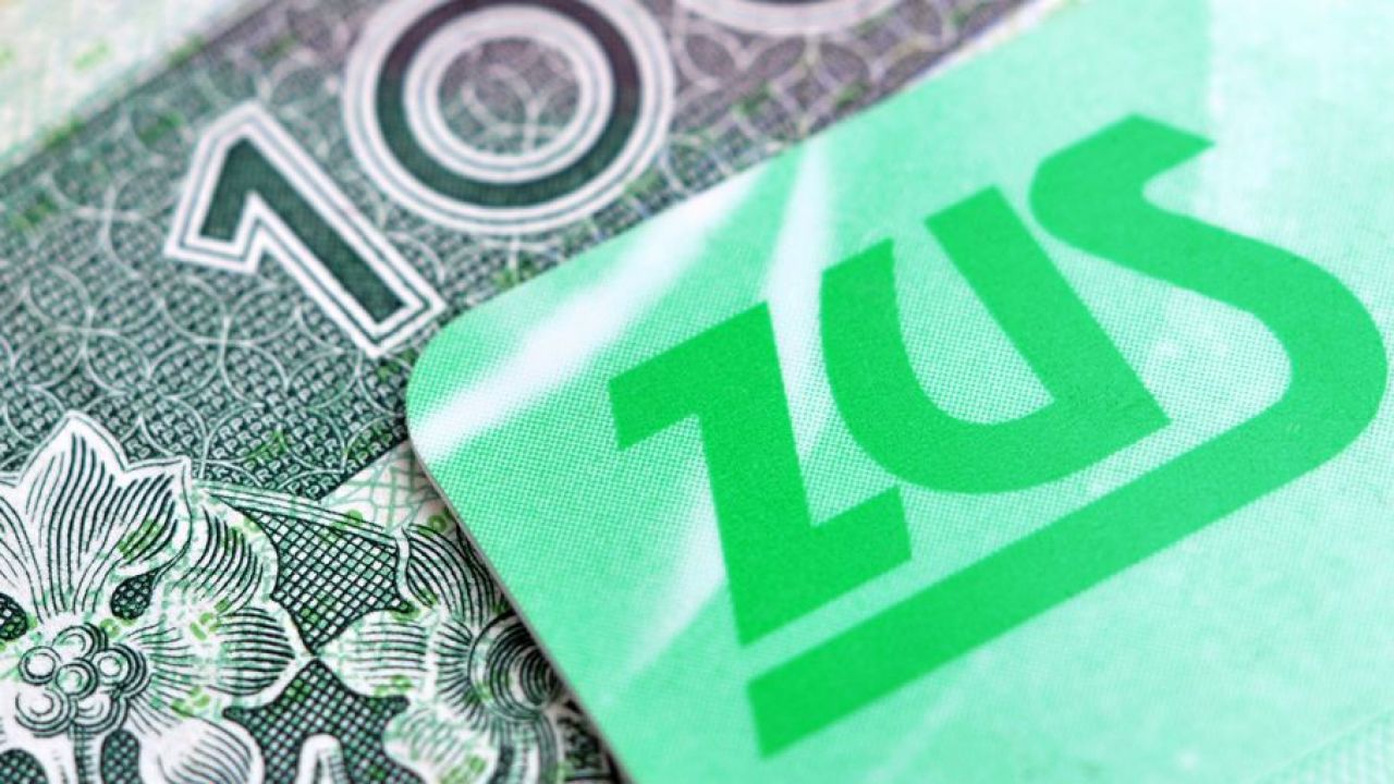 Ze zwolnienia będą mogli skorzystać też samozatrudnieni z przychodem do 15 tys. 681 zł. (fot. Shutterstock/whitelook) Ze zwolnienia będą mogli skorzystać też samozatrudnieni z przychodem do 15 tys. 681 zł. (fot. Shutterstock/whitelook)