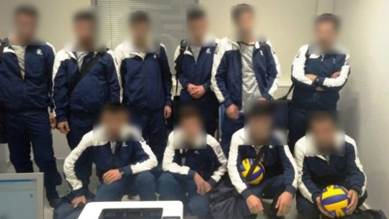 Mężczyźni liczyli na to, że sportowców nikt nie będzie podejrzewał i uda im się przedostać do Szwajcarii (fot. materiały policyjne) Mężczyźni liczyli na to, że sportowców nikt nie będzie podejrzewał i uda im się przedostać do Szwajcarii (fot. materiały policyjne)