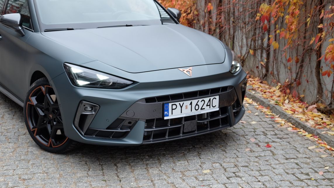 Cupra Leon Sportstourer 1.5 e-Hybrid 272 KM - przód