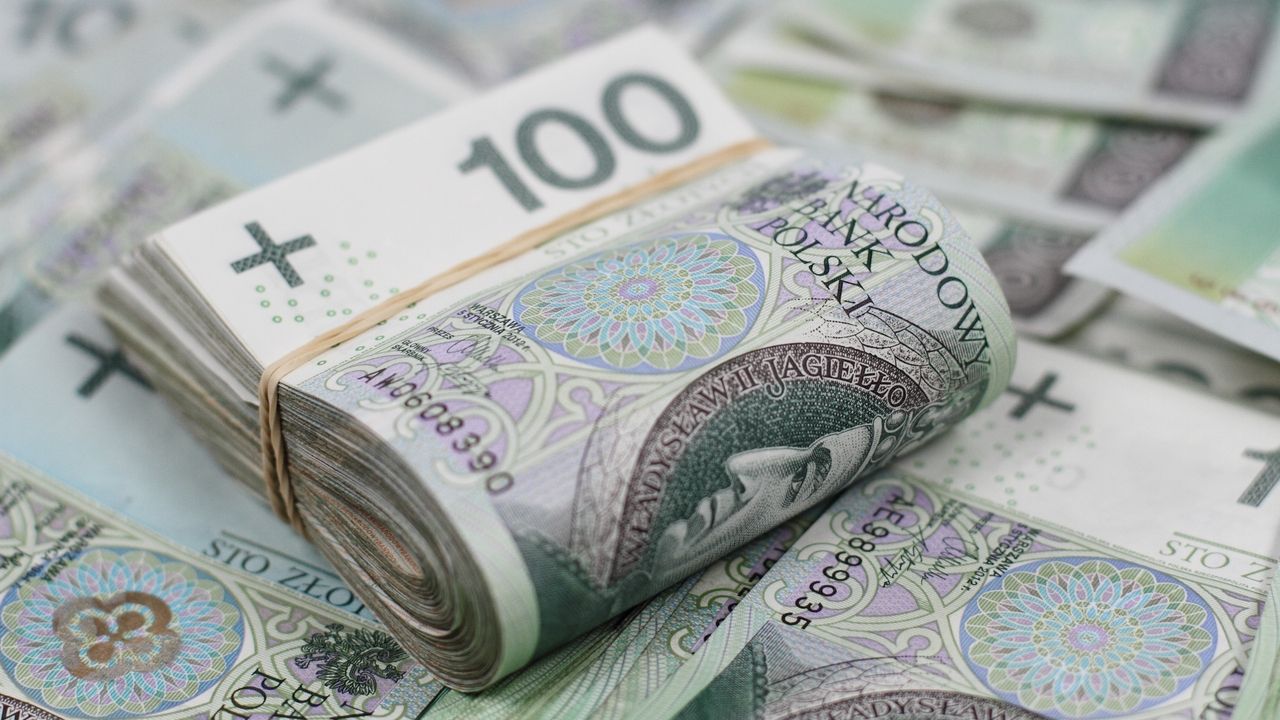 Pracownik banku okradał swoich klientów. Odpowie też za fałszerstwo