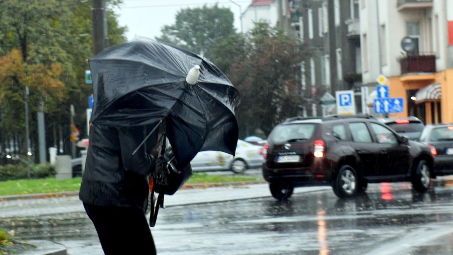 Zmiana pogody. W poniedziałek trzeba pamiętać o parasolu 