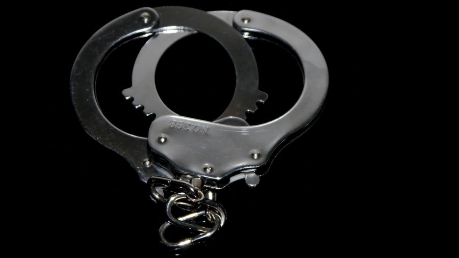 Adwokat i były policjant wśród zatrzymanych za handel półproduktami do wytwarzania metamfetaminy (fot. pixabay.com)