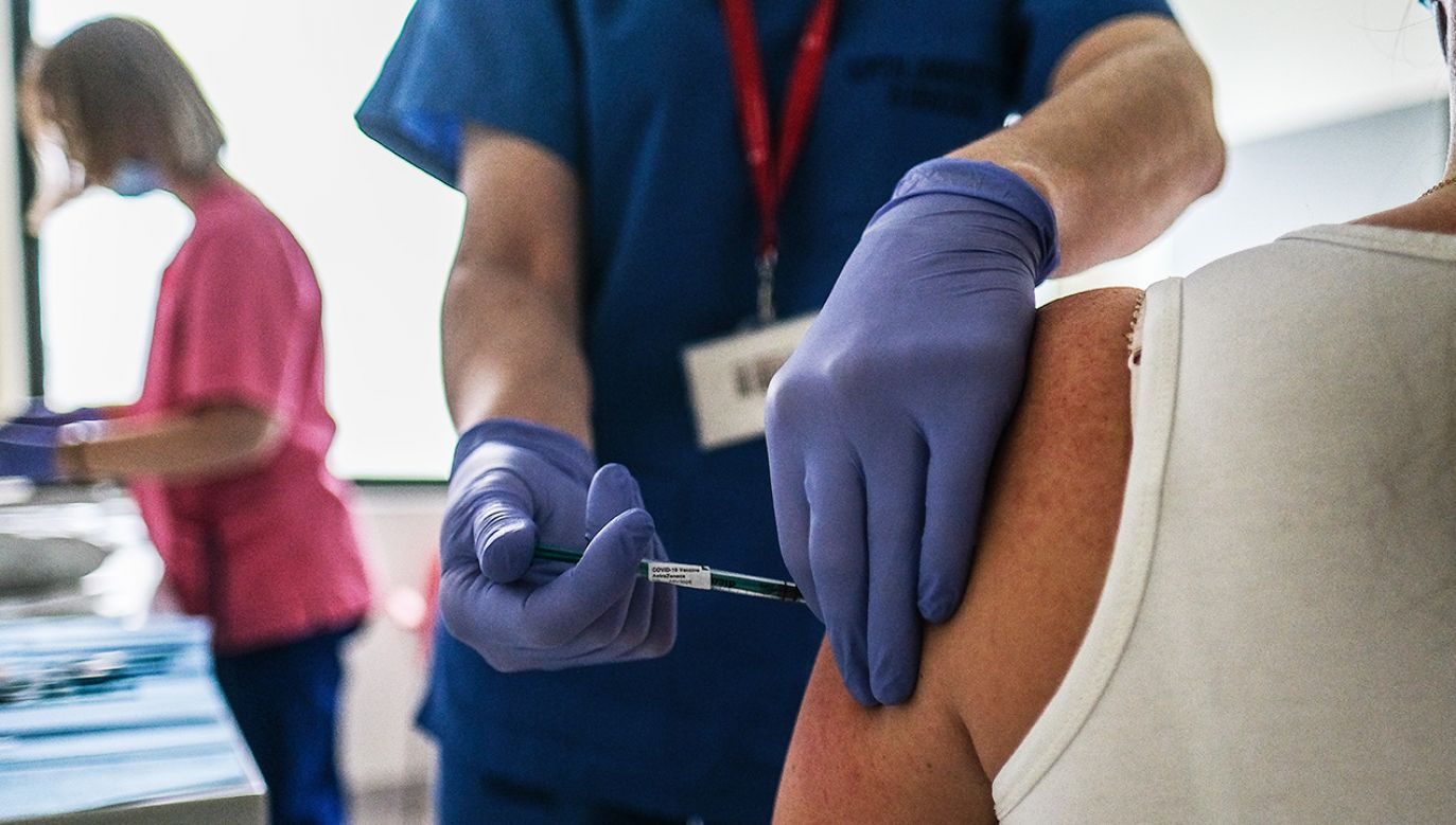 Od 27 grudnia 2020 r. podano 54 594 371 szczepionek (fot. Omar Marques/Anadolu Agency via Getty Images)