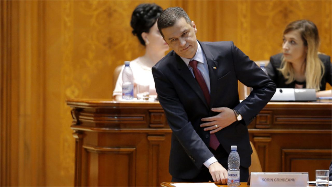 Sorin Grindeanu został zaprzysiężony na premiera w styczniu (fot. PAP/EPA/ROBERT GHEMENT)