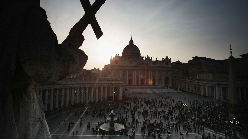 El ayudante de campo de Benedicto XVI arroja luz sobre las tensiones en el Vaticano
