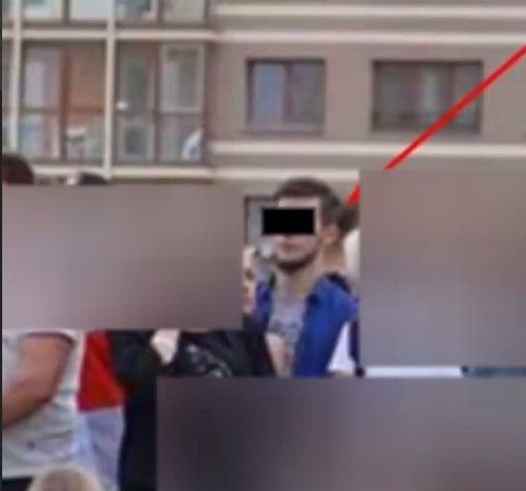 Затрыманы сілавікамі мужчына на кадрах аператыўнаг (Фота: скрыншот з відэа ў тэлеграм-канале сілавікоў)
