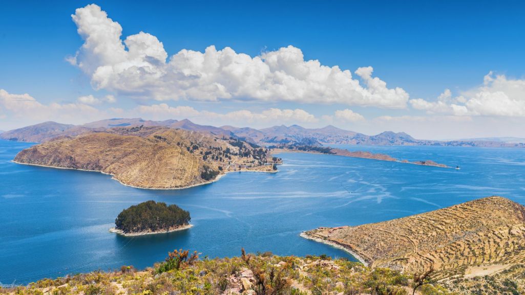 W wodach jeziora Titicaca w 2000 r. odnaleziono ruiny zatopionego miasta. Fot. insideout78/ Shutterstock