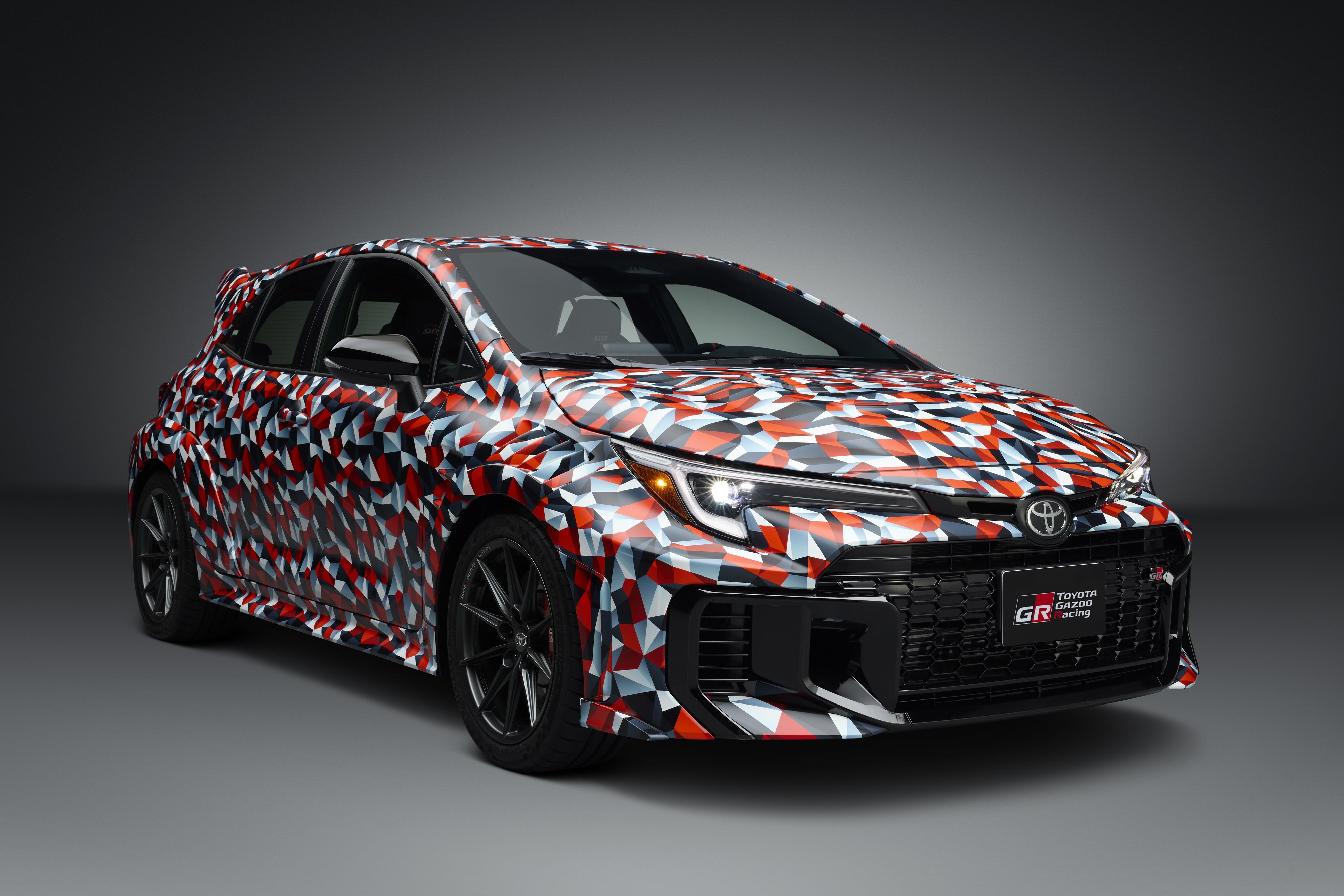 Zamaskowana Toyota Corolla GR - być może w wersji GRMN