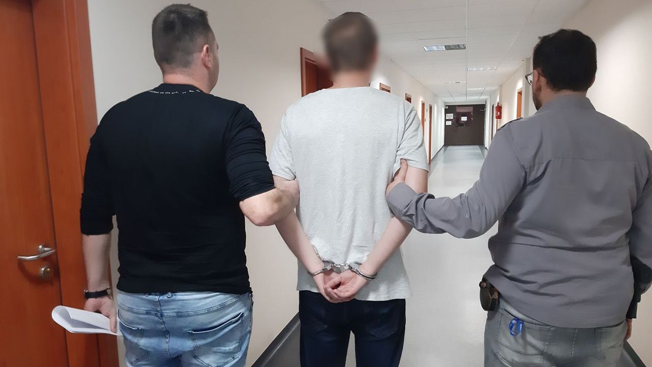 24-latkowi grozi do 8 lat więzienia (fot. wielkopolska.policja.gov.pl) 24-latkowi grozi do 8 lat więzienia (fot. wielkopolska.policja.gov.pl)