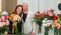 Strefa ekspercka - Nowe studio "Pytania na Śniadanie" posiada przestronną strefę ekspercką, idealną do rozmów z profesjonalistami z różnych dziedzin.  Jasne kolory, nowoczesne fotele i minimalistyczna dekoracja sprzyjają swobodnej atmosferze dyskusji. Fot. TVP