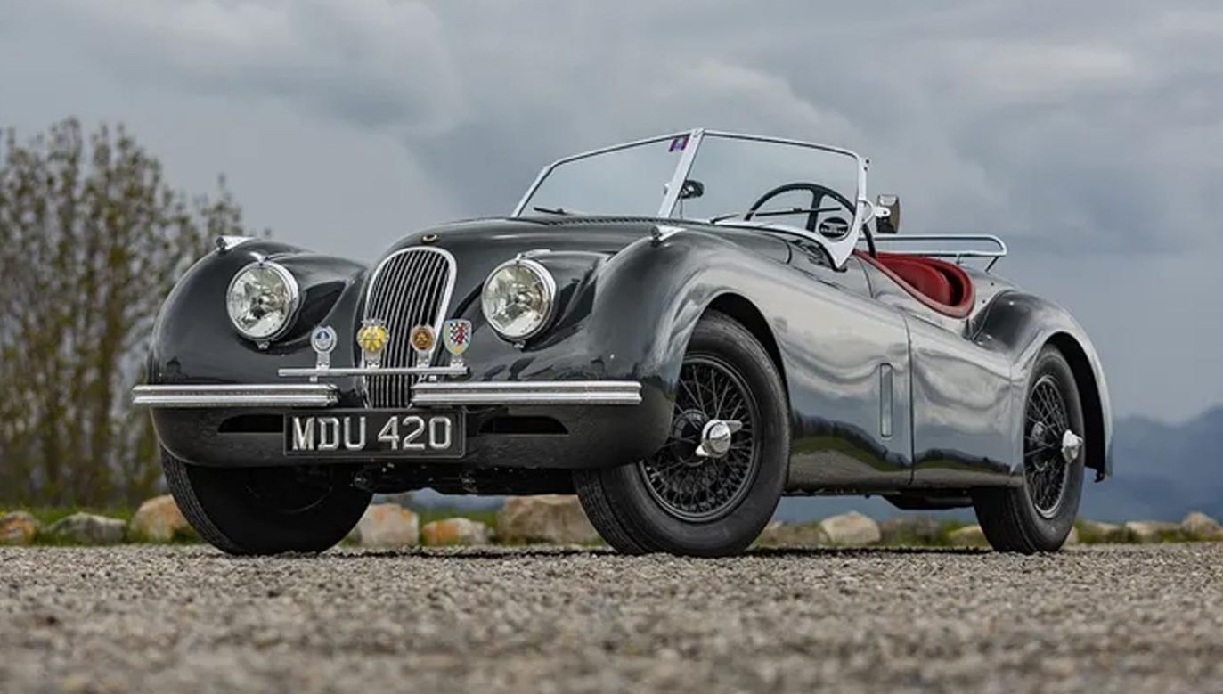 Jaguar XK120 z 1952 r., wówczas najszybszy seryjnie produkowany samochód świata (fot. RM Sotheby's/Peter Singhof)