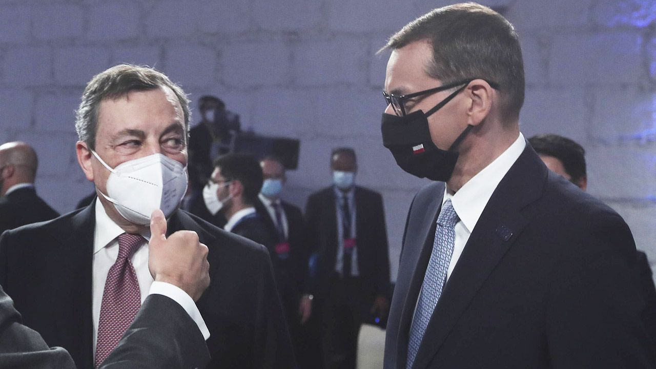 Mario Draghi i Mateusz Morawiecki (fot. arch.PAP/ EPA/LUIS VIEIRA)