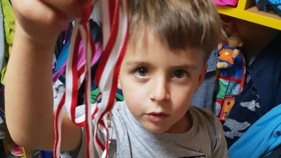 „Tykająca bomba” w głowie 6-latka. Potrzeba milionów, by mu pomóc (fot. kawalek-nieba.pl)