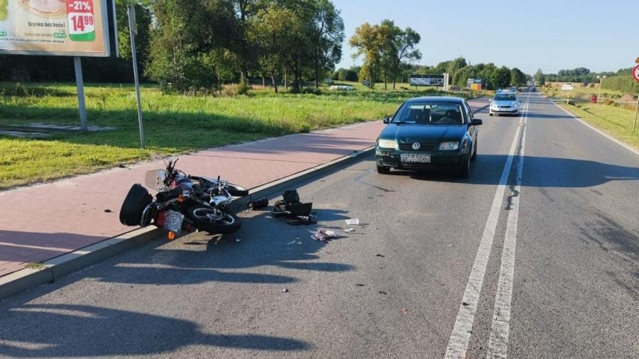Po wypadku motocyklista w ciężkim stanie. Uderzył w skręcający samochód