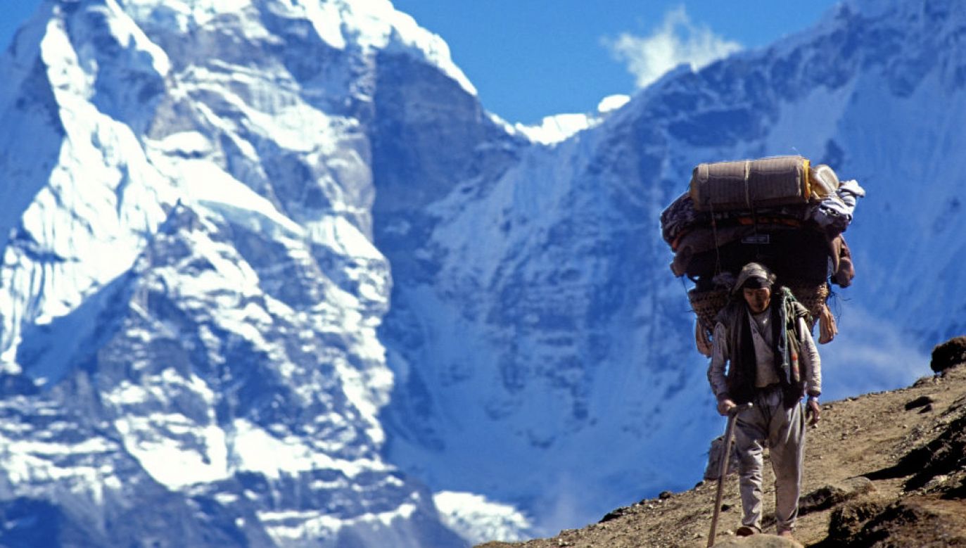 Szerpowie ostatecznie dotarli do obozu IV. 7800 m dziś po południu na K2 (fot. Godong/Universal Images Group/ Getty Images)