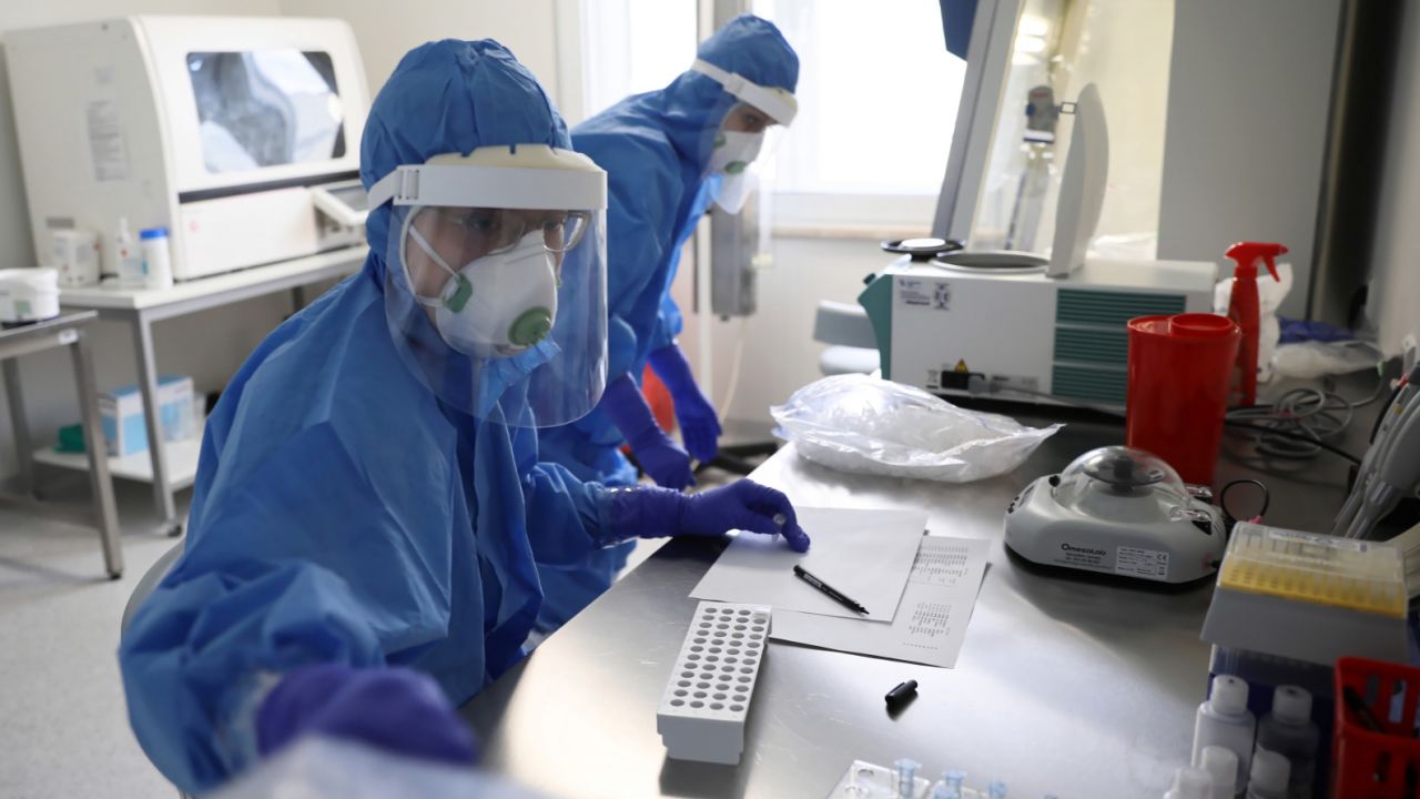 Nowe dane o stanie epidemii w Polsce (fot. PAP/Leszek Szymański) Nowe dane o stanie epidemii w Polsce (fot. PAP/Leszek Szymański)