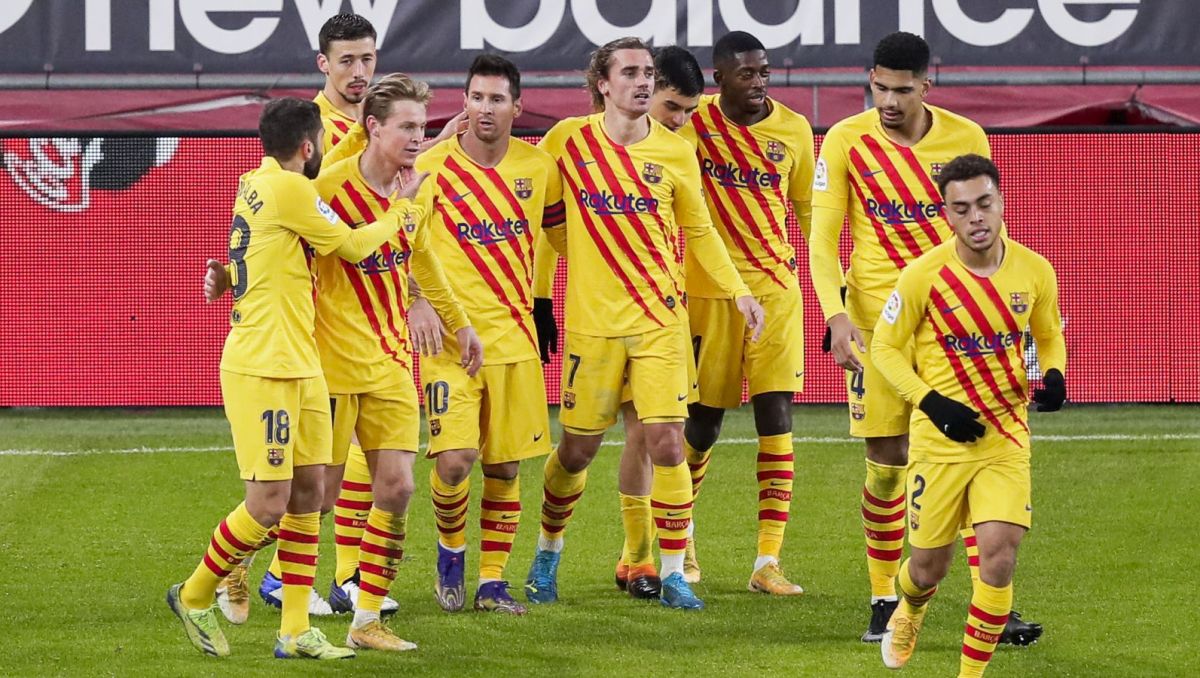 FC Barcelona musi jak najszybciej odciążyć budżet (fot. Getty Images)