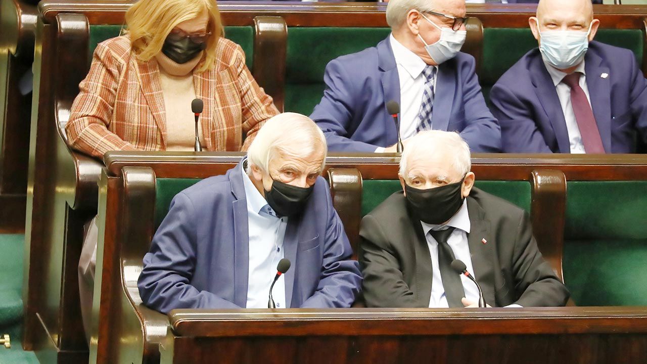 W posiedzeniu klubu PiS ma wziąć udział prezes Kaczyński (fot. PAP/Tomasz Gzell)