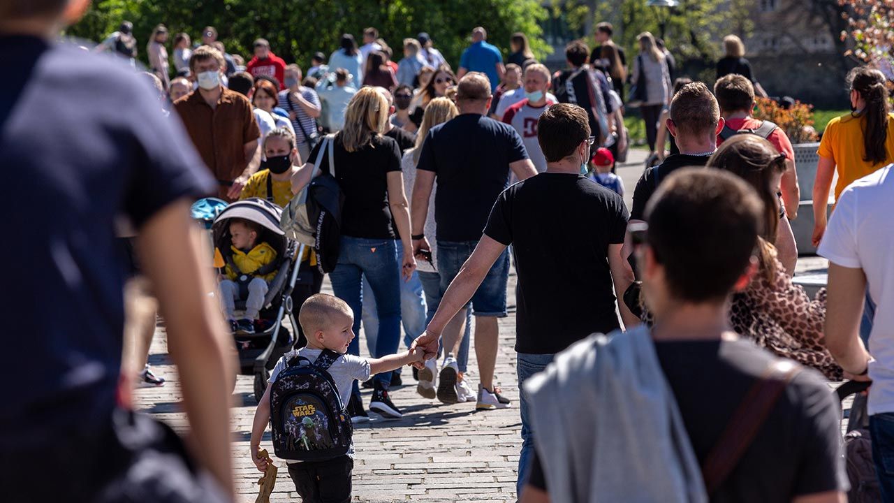 Odporność populacyjna powinna się pojawić, kiedy zaszczepi się 60 proc. społeczeństwa (fot. Dominika Zarzycka/NurPhoto via Getty Images) Odporność populacyjna powinna się pojawić, kiedy zaszczepi się 60 proc. społeczeństwa (fot. Dominika Zarzycka/NurPhoto via Getty Images)