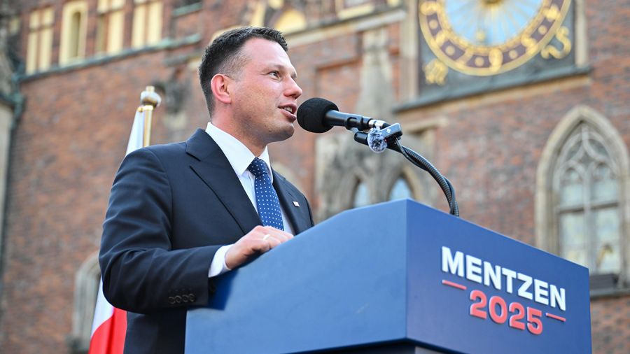 Sławomir Mentzen walczy o prezydenturę (fot. PAP/Maciej Kulczyński)