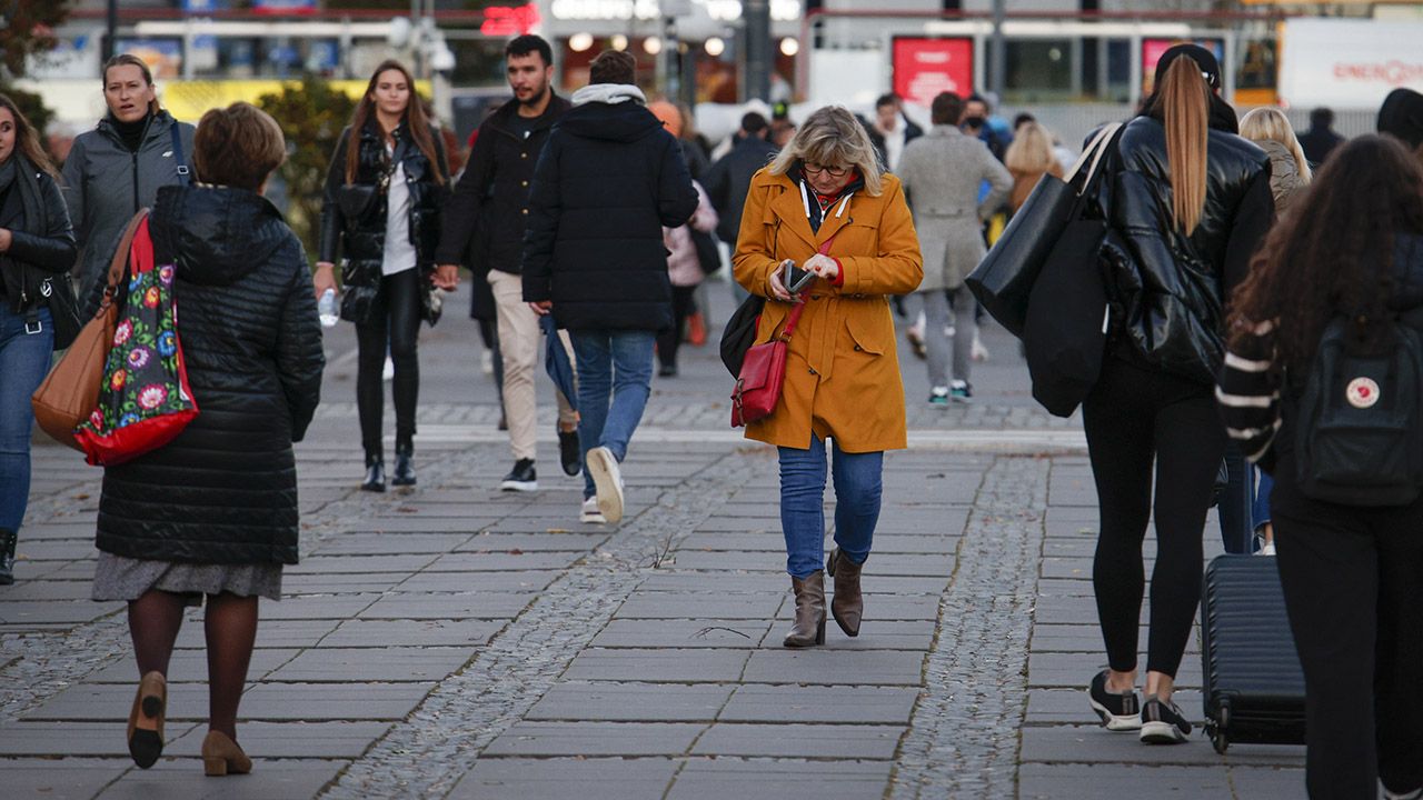 W styczniu poprawa zarówno obecnych, jak i przyszłych nastrojów konsumenckich (fot. STR/NurPhoto/Getty) W styczniu poprawa zarówno obecnych, jak i przyszłych nastrojów konsumenckich (fot. STR/NurPhoto/Getty)