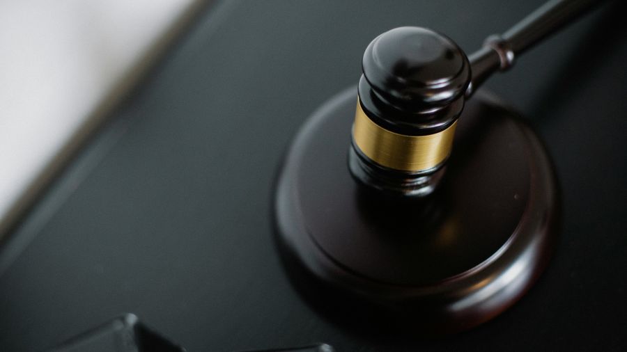 Szef gangu handlującego ludźmi skazany na 10 lat więzienia. Fot. Pexels.com - poglądowe