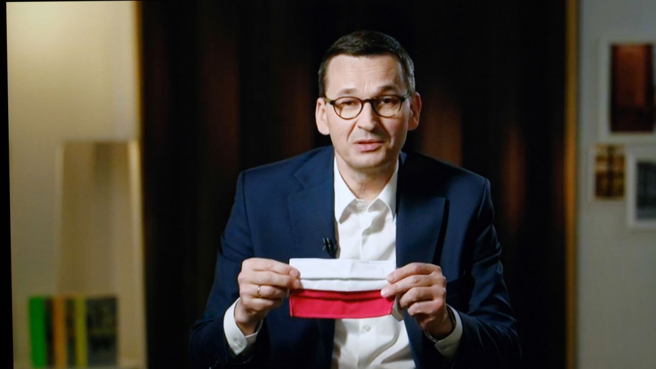 Premier Mateusz Morawiecki w artykule dla „FAZ” zaznacza, że Unia Europejska powinna przeznaczyć całkowicie nowe zasoby finansowe na walkę ze skutkami epidemii (fot. PAP/Mateusz Marek) Premier Mateusz Morawiecki w artykule dla „FAZ” zaznacza, że Unia Europejska powinna przeznaczyć całkowicie nowe zasoby finansowe na walkę ze skutkami epidemii (fot. PAP/Mateusz Marek)