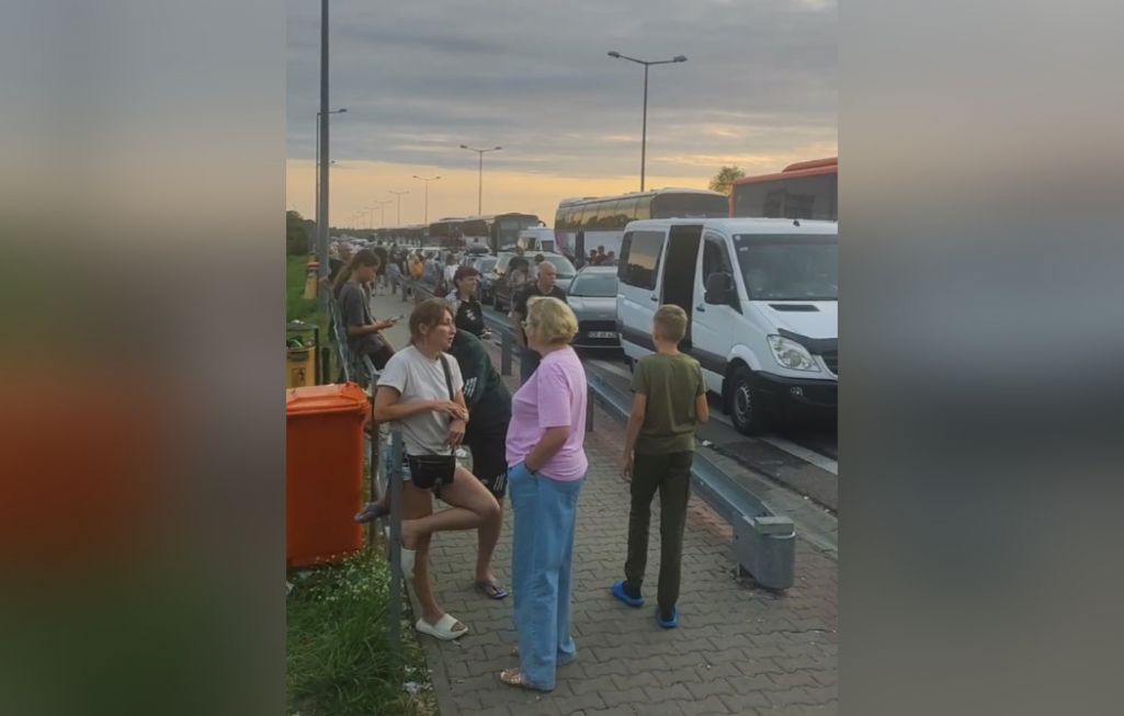Чарга на польска-беларускай мяжы. Тэрэспаль, Польшча. 26 ліпеня 2024 года. (Скрыншот: granica_bypl/ Telegram)