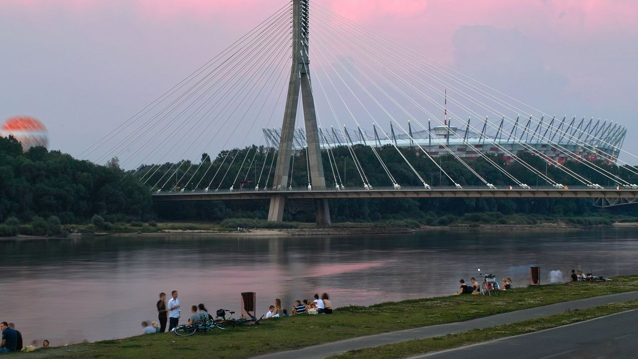 Czy nad Wisłą można pić alkohol? (fot. flickr.com/ Artur Malinowski) Czy nad Wisłą można pić alkohol? (fot. flickr.com/ Artur Malinowski)